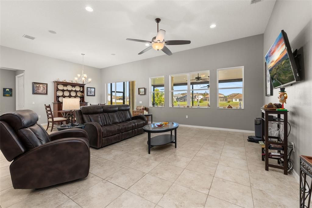 For Sale: $545,000 (4 beds, 3 baths, 2931 Square Feet)