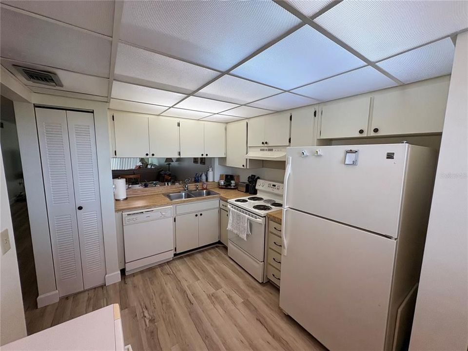 待售: $510,000 (2 贝兹, 2 浴室, 1320 平方英尺)