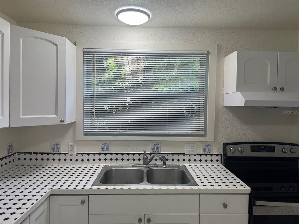 В аренду: $1,795 (2 спален, 1 ванн, 1230 Квадратных фут)