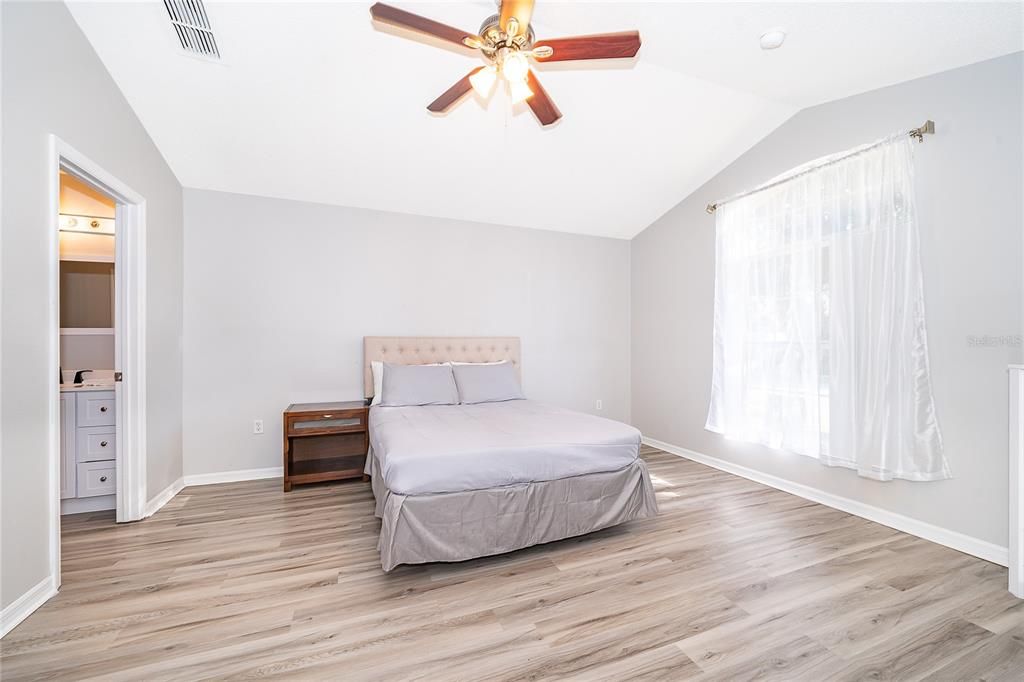 For Rent: $2,900 (4 beds, 3 baths, 1647 Square Feet)