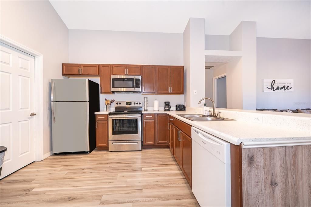 For Rent: $2,900 (4 beds, 3 baths, 1647 Square Feet)