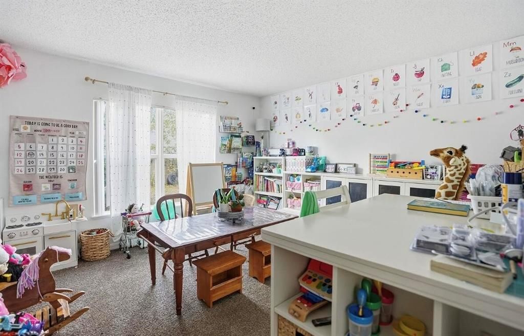 待售: $371,900 (4 贝兹, 2 浴室, 2233 平方英尺)