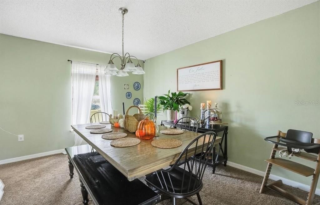 待售: $371,900 (4 贝兹, 2 浴室, 2233 平方英尺)