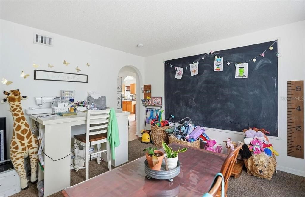 待售: $371,900 (4 贝兹, 2 浴室, 2233 平方英尺)