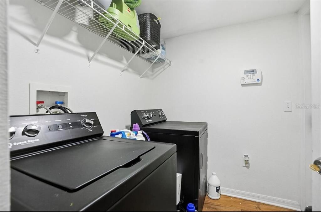 待售: $371,900 (4 贝兹, 2 浴室, 2233 平方英尺)