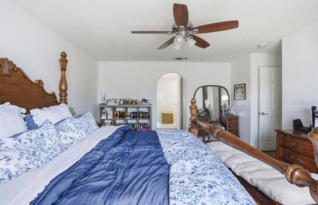 待售: $371,900 (4 贝兹, 2 浴室, 2233 平方英尺)