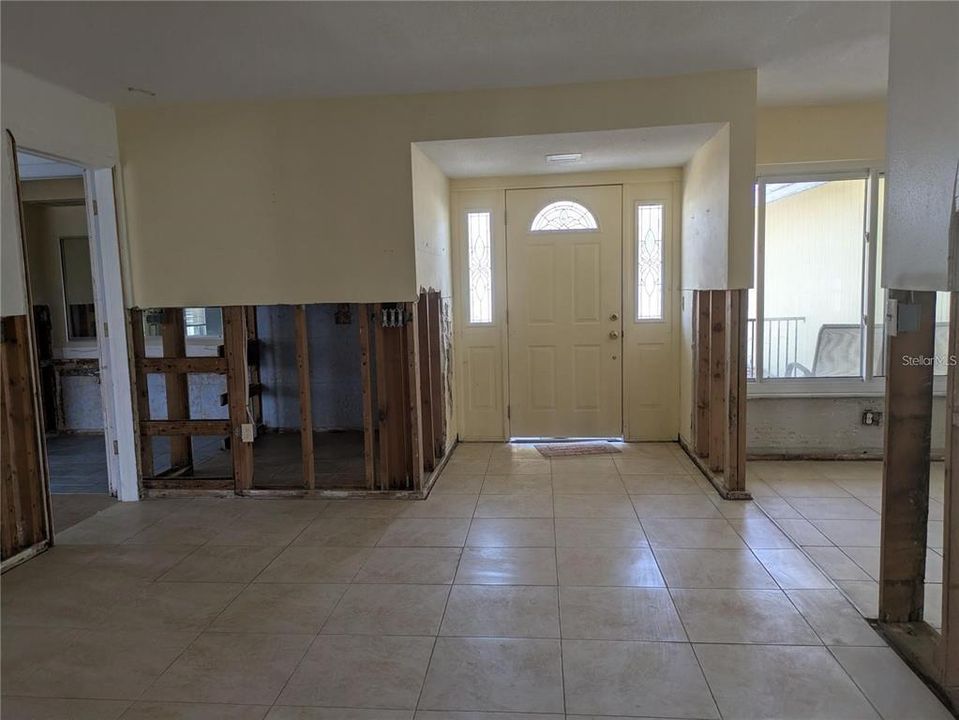 En Venta: $2,825,000 (5 camas, 3 baños, 2584 Pies cuadrados)