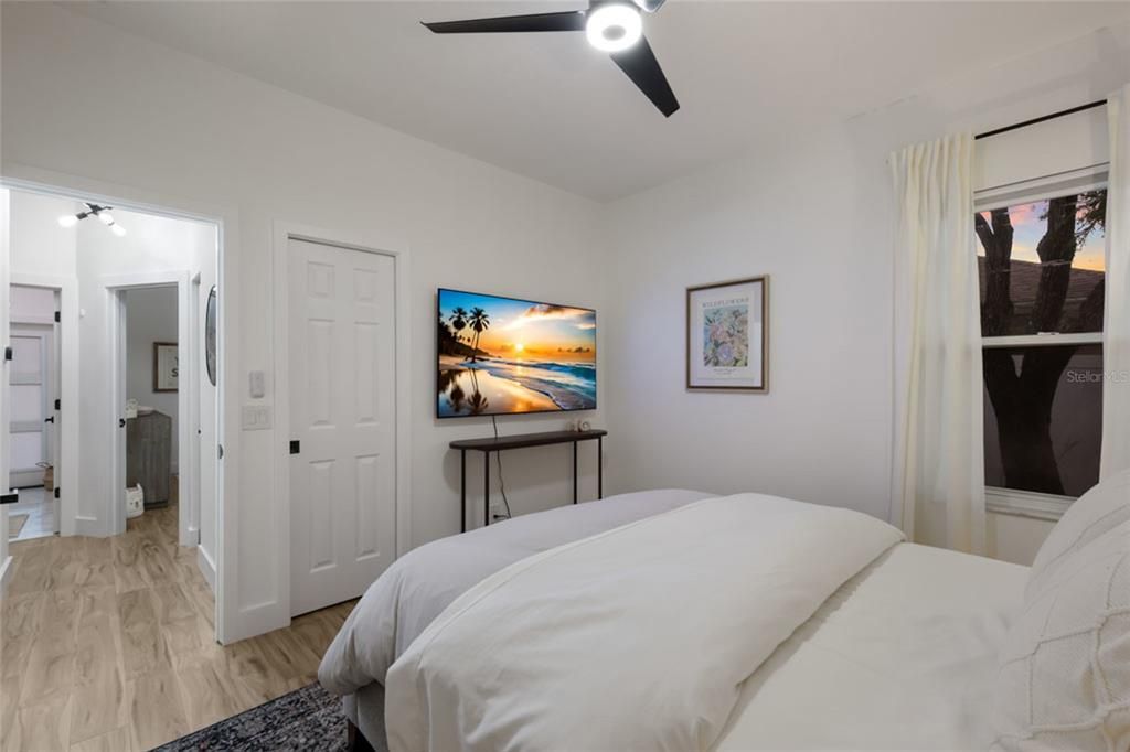 На продажу: $749,000 (4 спален, 2 ванн, 2111 Квадратных фут)