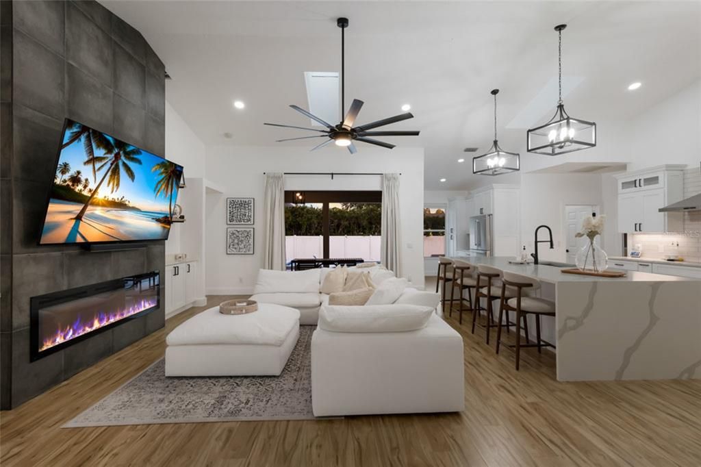 На продажу: $749,000 (4 спален, 2 ванн, 2111 Квадратных фут)