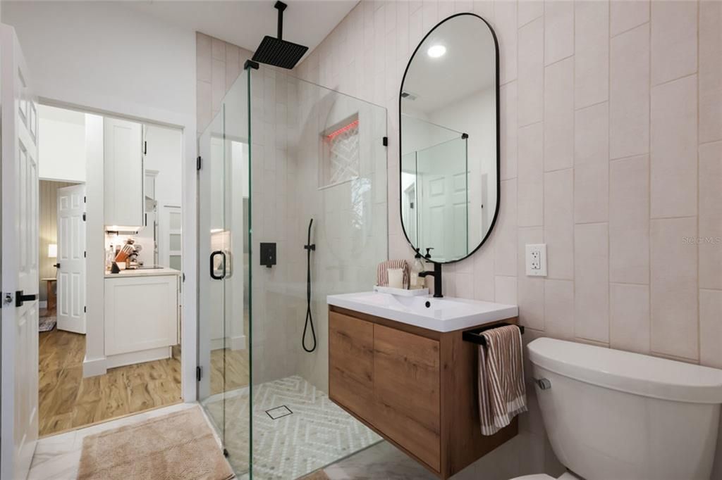 На продажу: $749,000 (4 спален, 2 ванн, 2111 Квадратных фут)