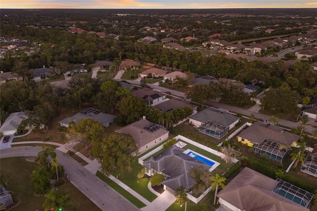 На продажу: $749,000 (4 спален, 2 ванн, 2111 Квадратных фут)