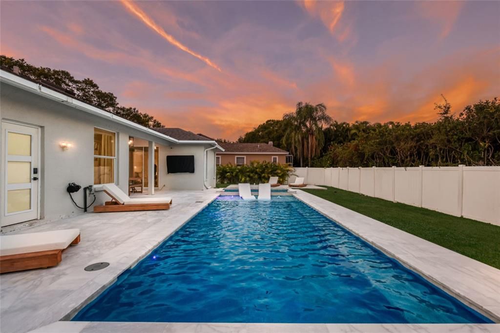 На продажу: $749,000 (4 спален, 2 ванн, 2111 Квадратных фут)