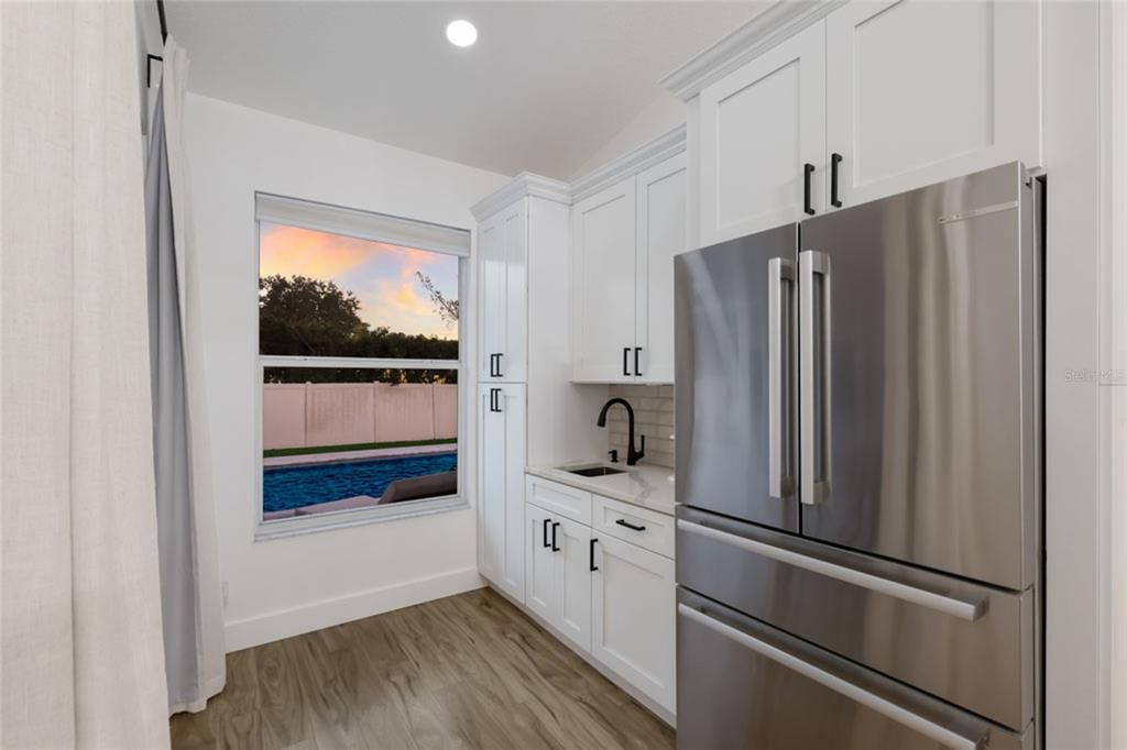 На продажу: $749,000 (4 спален, 2 ванн, 2111 Квадратных фут)