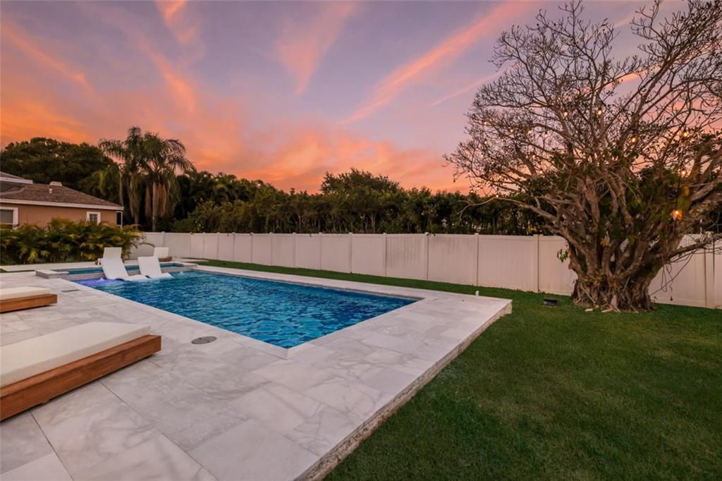 На продажу: $749,000 (4 спален, 2 ванн, 2111 Квадратных фут)