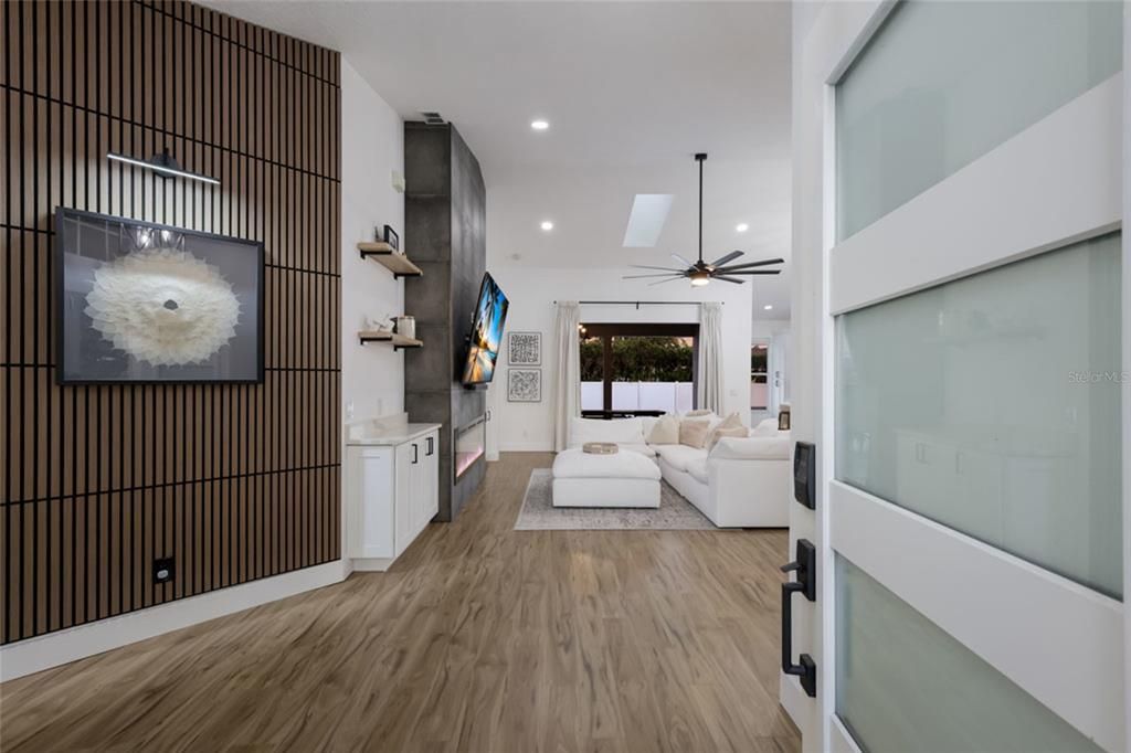 На продажу: $749,000 (4 спален, 2 ванн, 2111 Квадратных фут)