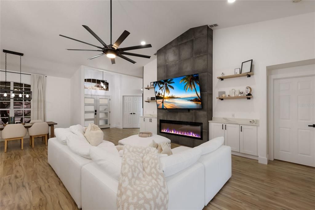 На продажу: $749,000 (4 спален, 2 ванн, 2111 Квадратных фут)