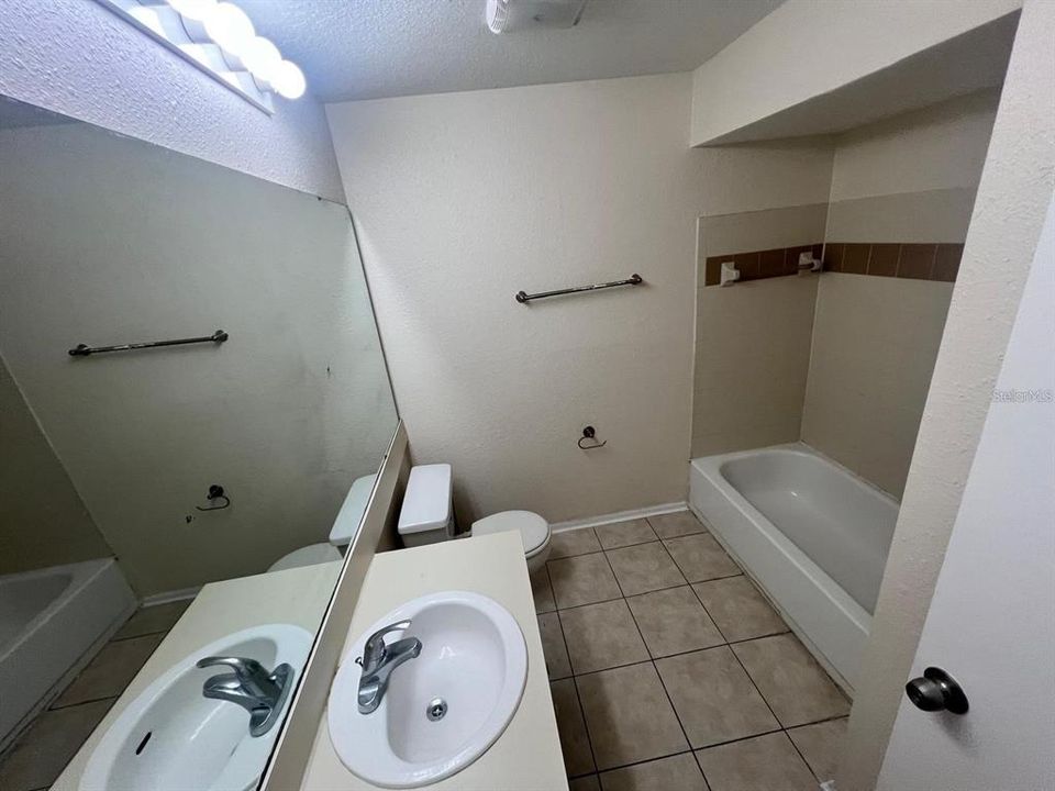 For Rent: $1,475 (2 beds, 2 baths, 864 Square Feet)