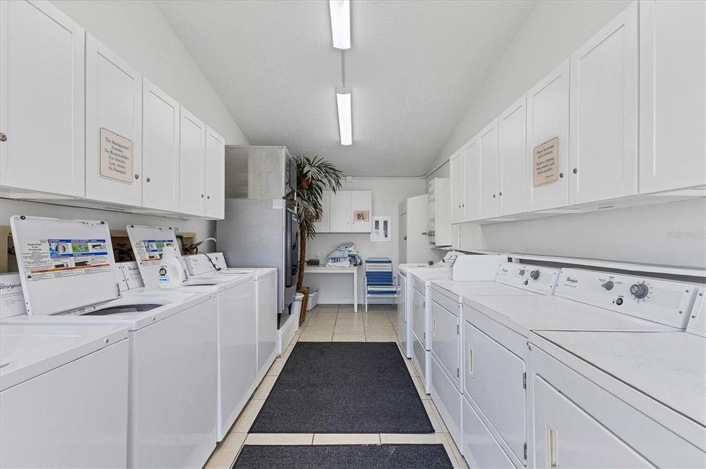 待售: $829,000 (2 贝兹, 2 浴室, 1104 平方英尺)