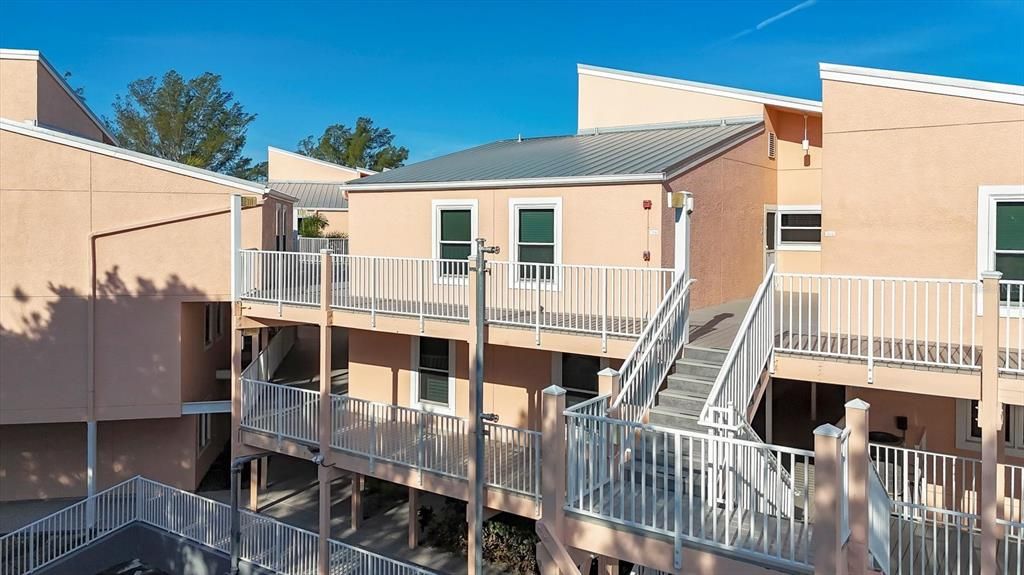 待售: $829,000 (2 贝兹, 2 浴室, 1104 平方英尺)