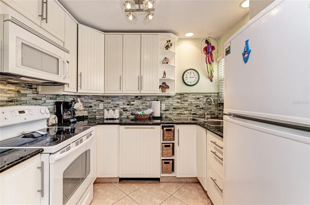 待售: $829,000 (2 贝兹, 2 浴室, 1104 平方英尺)