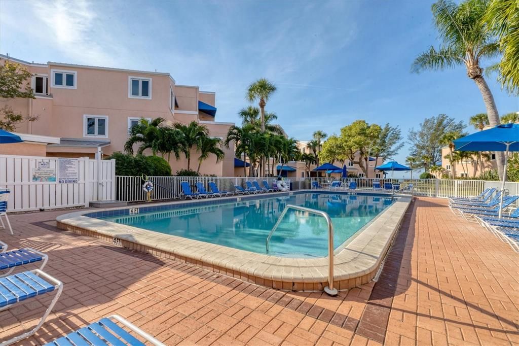 待售: $829,000 (2 贝兹, 2 浴室, 1104 平方英尺)