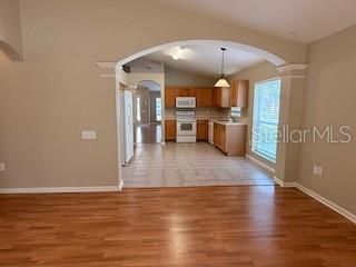 For Sale: $369,900 (4 beds, 2 baths, 1936 Square Feet)