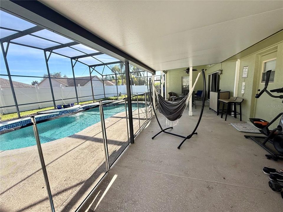 En Venta: $575,000 (4 camas, 3 baños, 2346 Pies cuadrados)