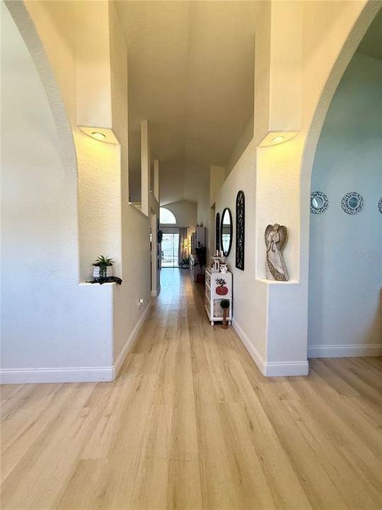 En Venta: $575,000 (4 camas, 3 baños, 2346 Pies cuadrados)