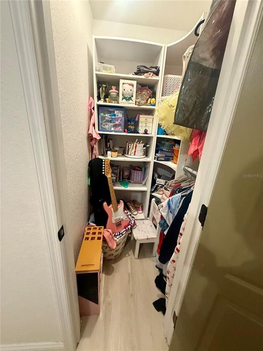 En Venta: $575,000 (4 camas, 3 baños, 2346 Pies cuadrados)