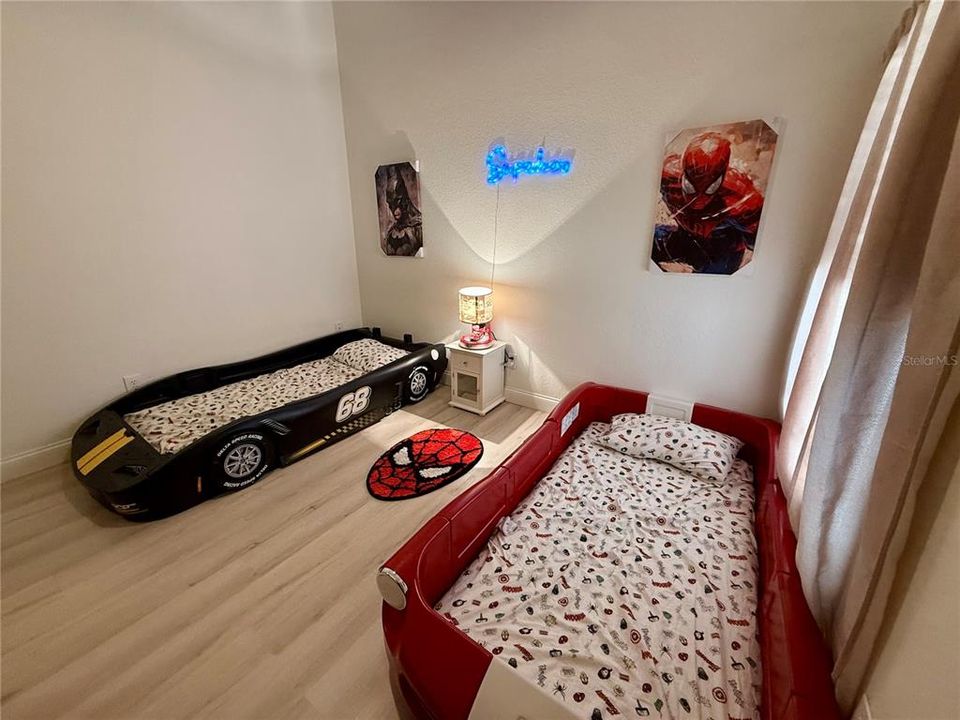 En Venta: $575,000 (4 camas, 3 baños, 2346 Pies cuadrados)