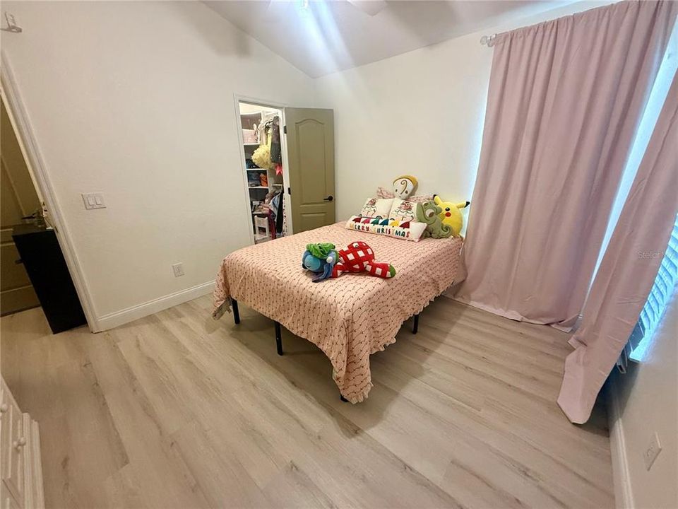 En Venta: $575,000 (4 camas, 3 baños, 2346 Pies cuadrados)