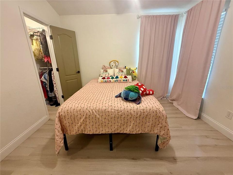 En Venta: $575,000 (4 camas, 3 baños, 2346 Pies cuadrados)