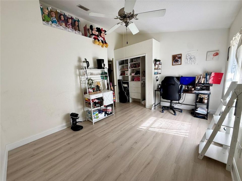 En Venta: $575,000 (4 camas, 3 baños, 2346 Pies cuadrados)