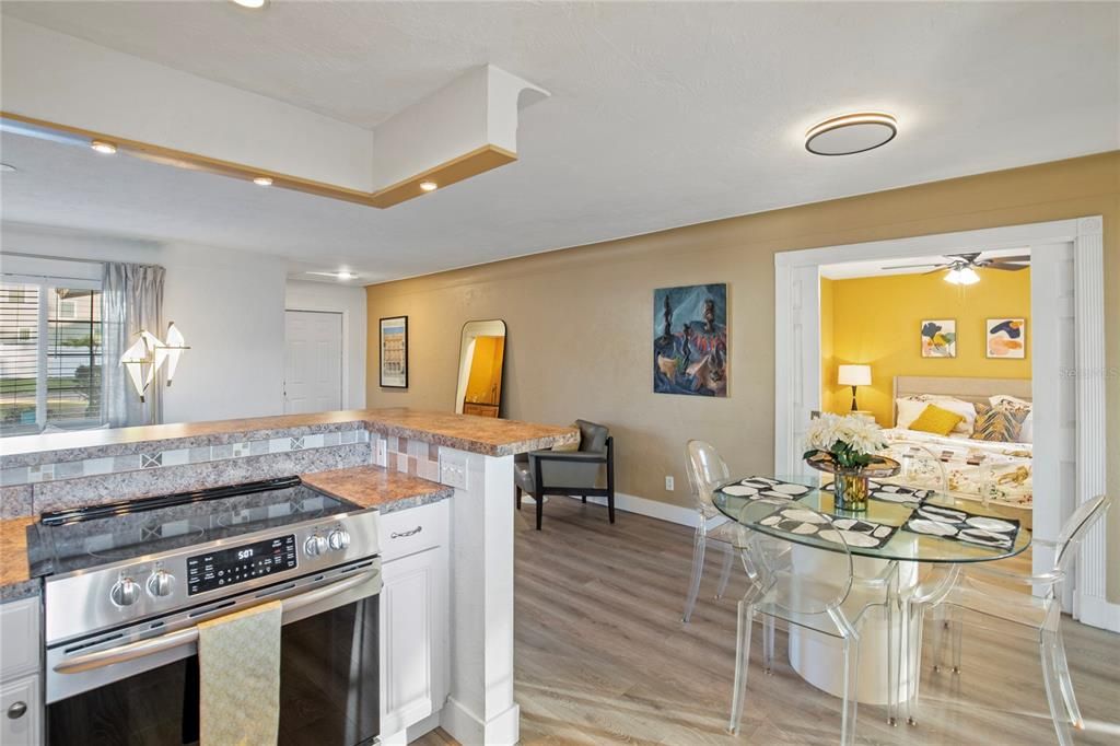 For Sale: $575,000 (3 beds, 2 baths, 1208 Square Feet)