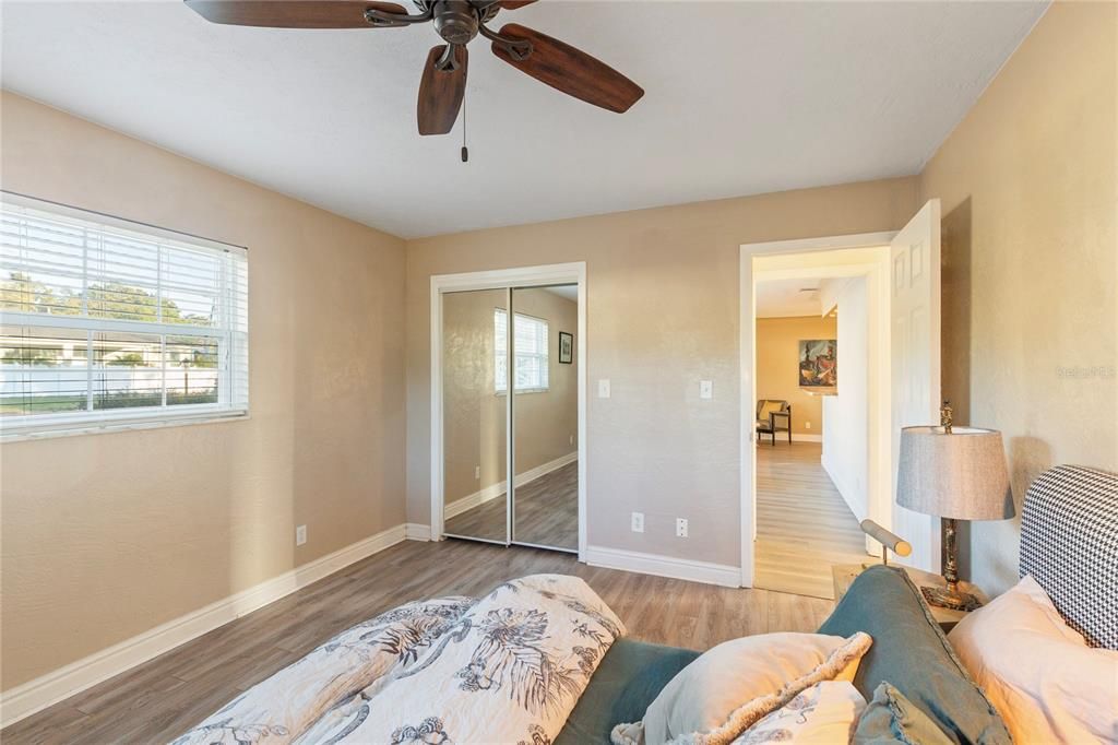 For Sale: $575,000 (3 beds, 2 baths, 1208 Square Feet)