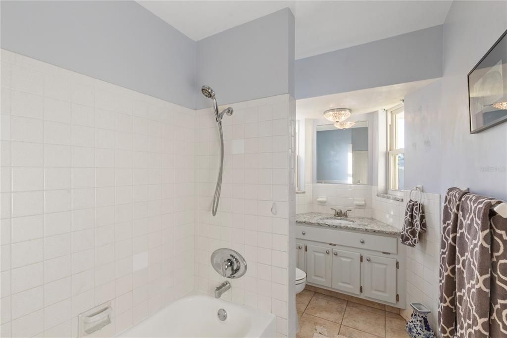 For Sale: $575,000 (3 beds, 2 baths, 1208 Square Feet)