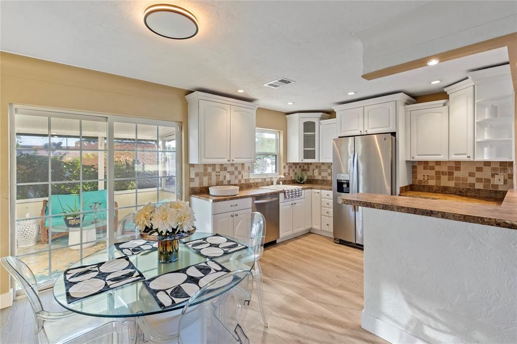 For Sale: $575,000 (3 beds, 2 baths, 1208 Square Feet)