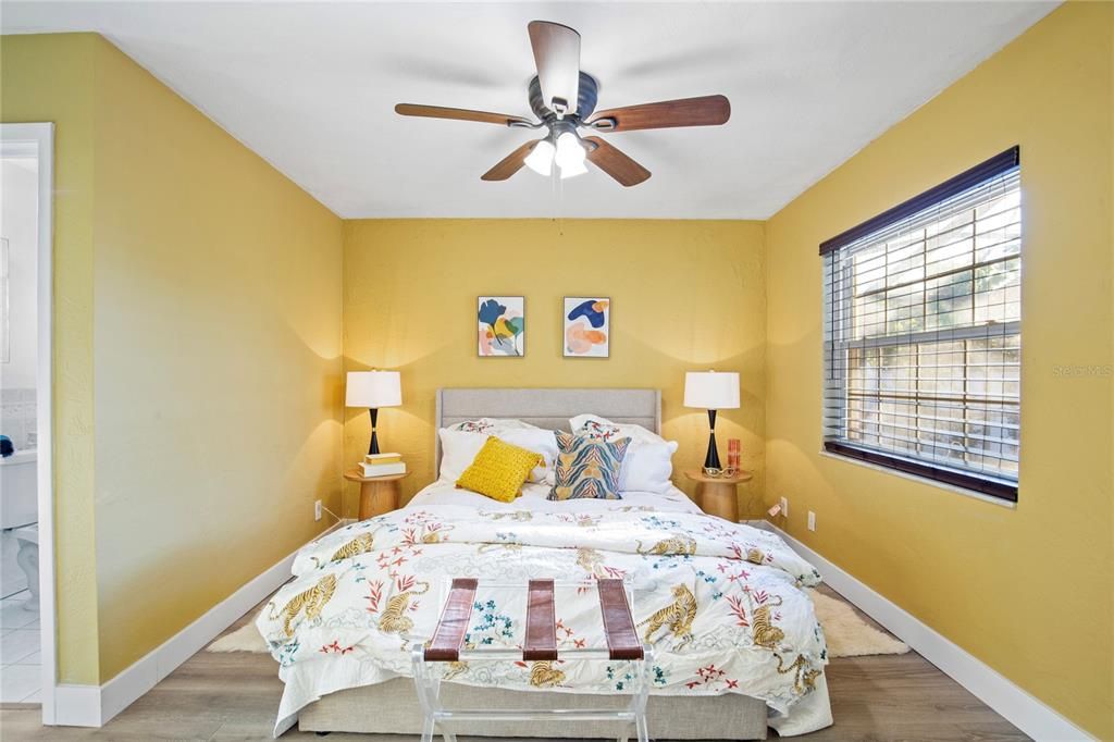 For Sale: $575,000 (3 beds, 2 baths, 1208 Square Feet)