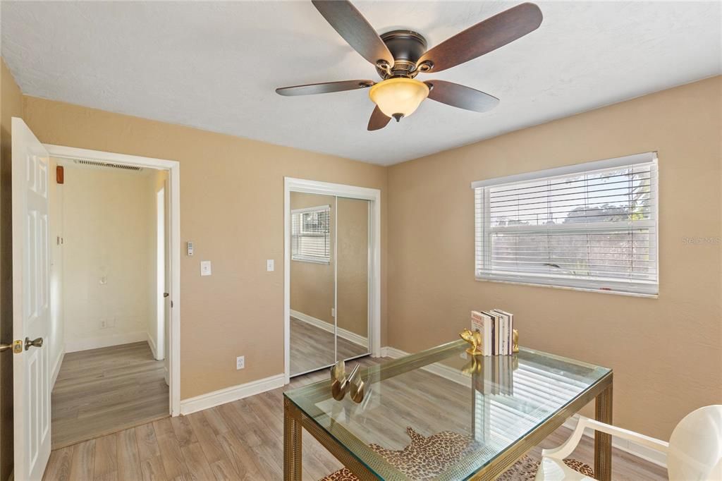 For Sale: $575,000 (3 beds, 2 baths, 1208 Square Feet)