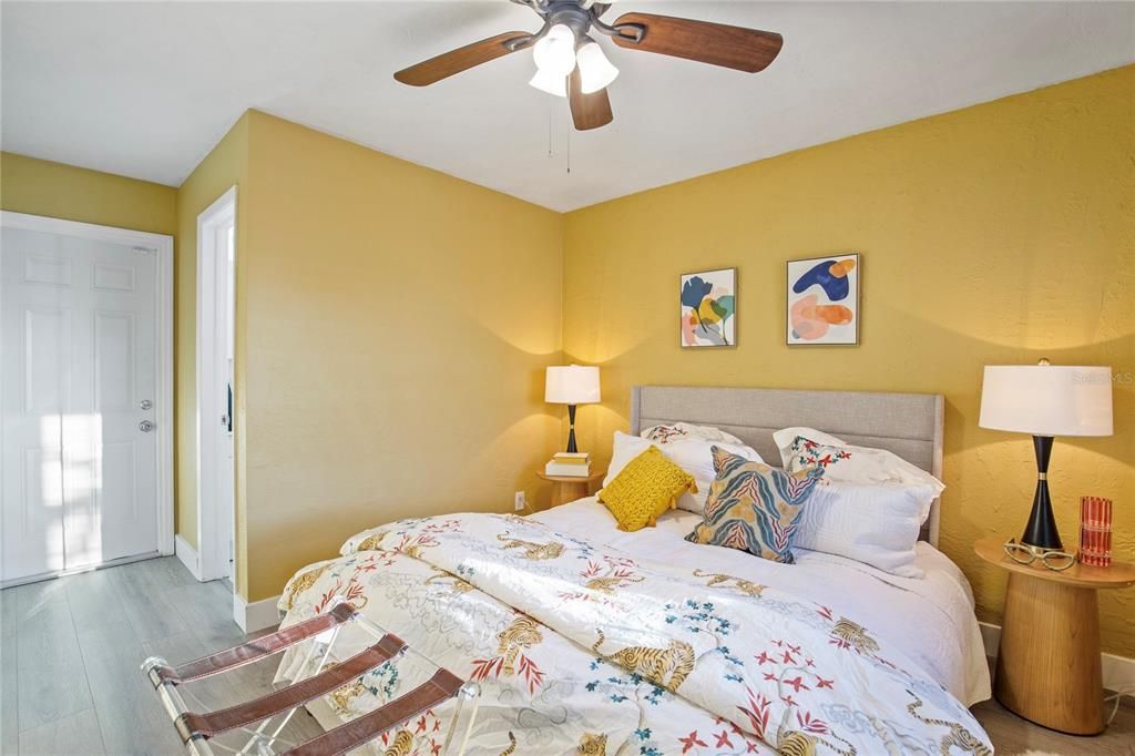 For Sale: $575,000 (3 beds, 2 baths, 1208 Square Feet)