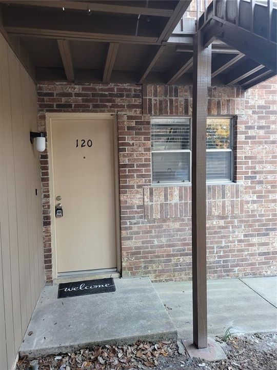 For Sale: $149,750 (1 beds, 1 baths, 745 Square Feet)