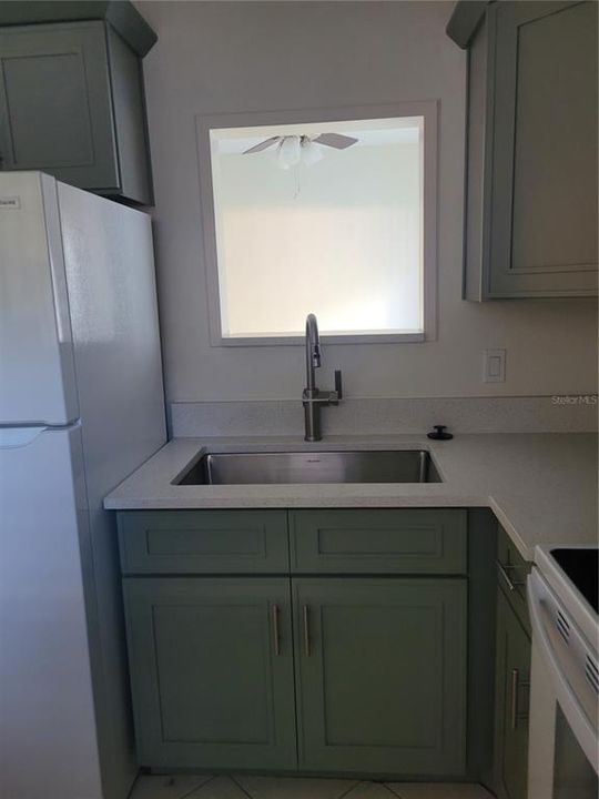 For Sale: $149,750 (1 beds, 1 baths, 745 Square Feet)