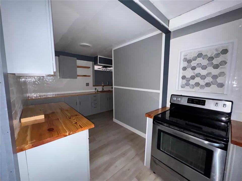 For Sale: $370,000 (4 beds, 2 baths, 1578 Square Feet)