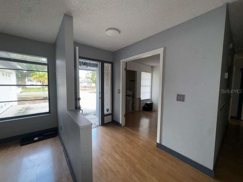 For Sale: $370,000 (4 beds, 2 baths, 1578 Square Feet)