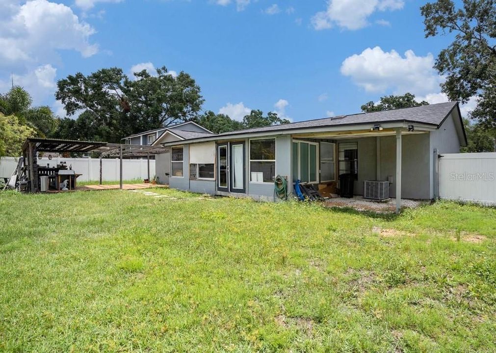 For Sale: $370,000 (4 beds, 2 baths, 1578 Square Feet)