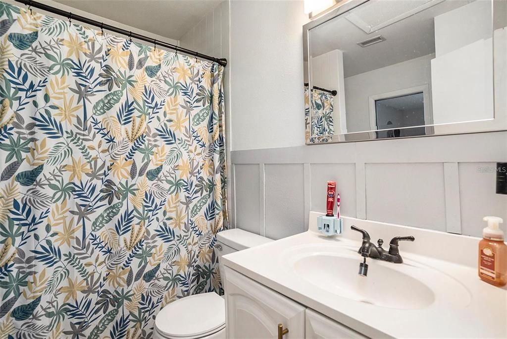 For Sale: $370,000 (4 beds, 2 baths, 1578 Square Feet)