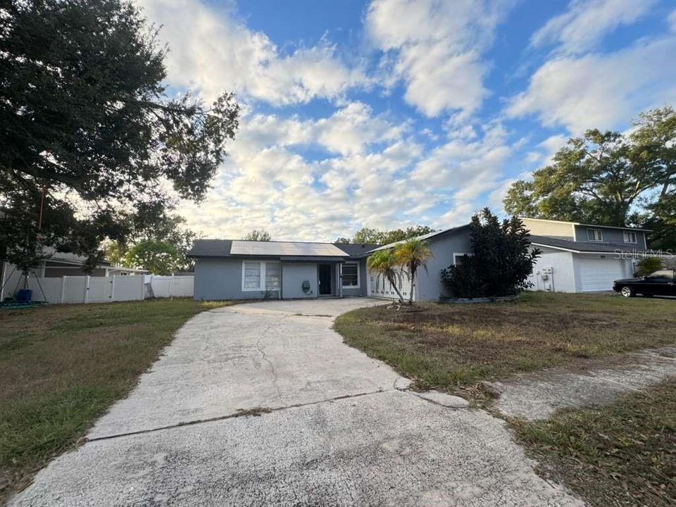 For Sale: $370,000 (4 beds, 2 baths, 1578 Square Feet)