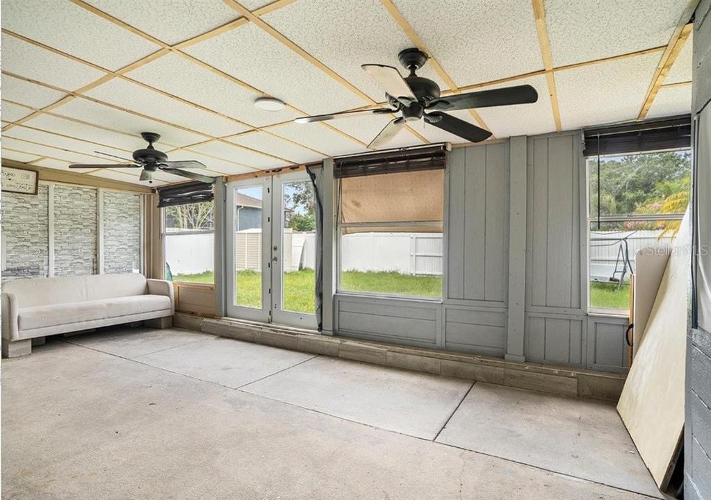 For Sale: $370,000 (4 beds, 2 baths, 1578 Square Feet)