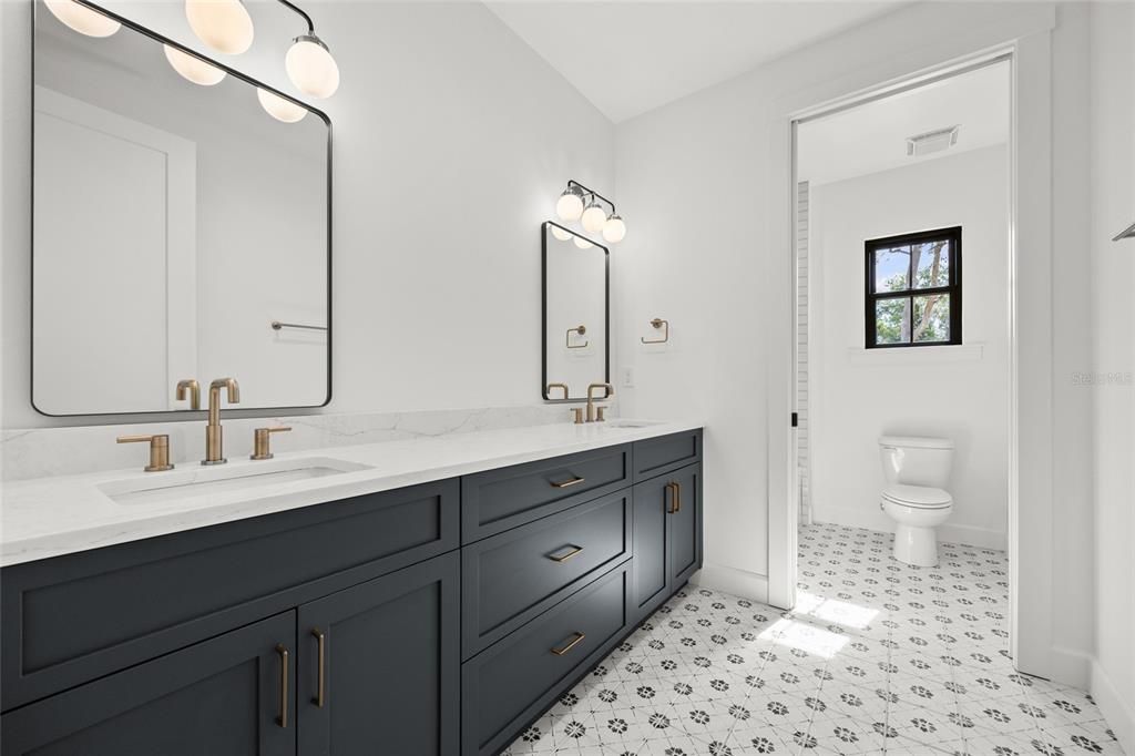 待售: $849,900 (4 贝兹, 2 浴室, 3003 平方英尺)