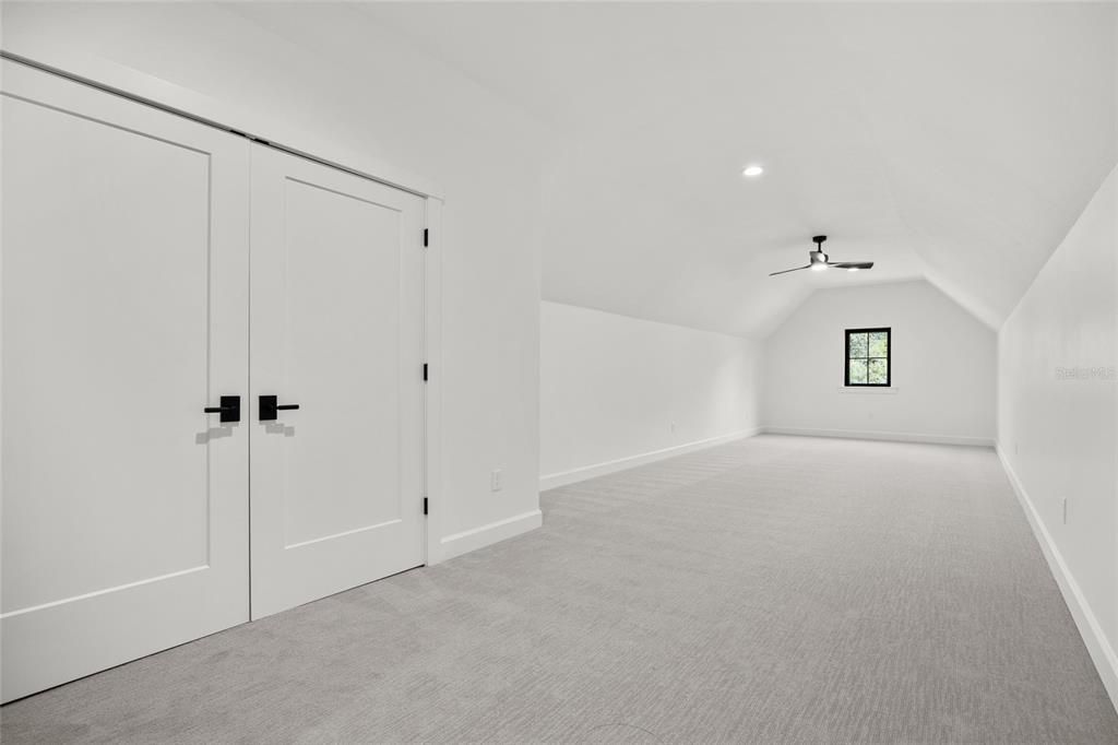 待售: $849,900 (4 贝兹, 2 浴室, 3003 平方英尺)